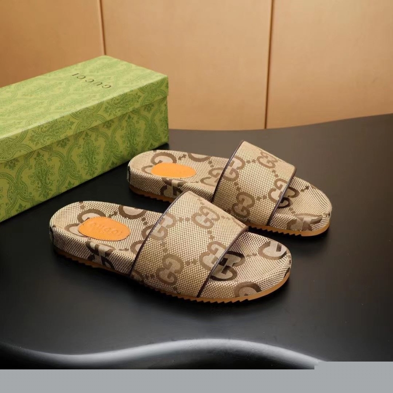 G*u*i slippers